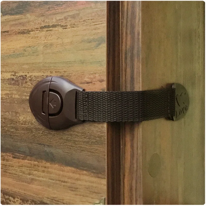 5 ピース/ロットブラウンキャビネット安全ロックベビー家具ド - Furniture Hardware Tools のレビューと価格