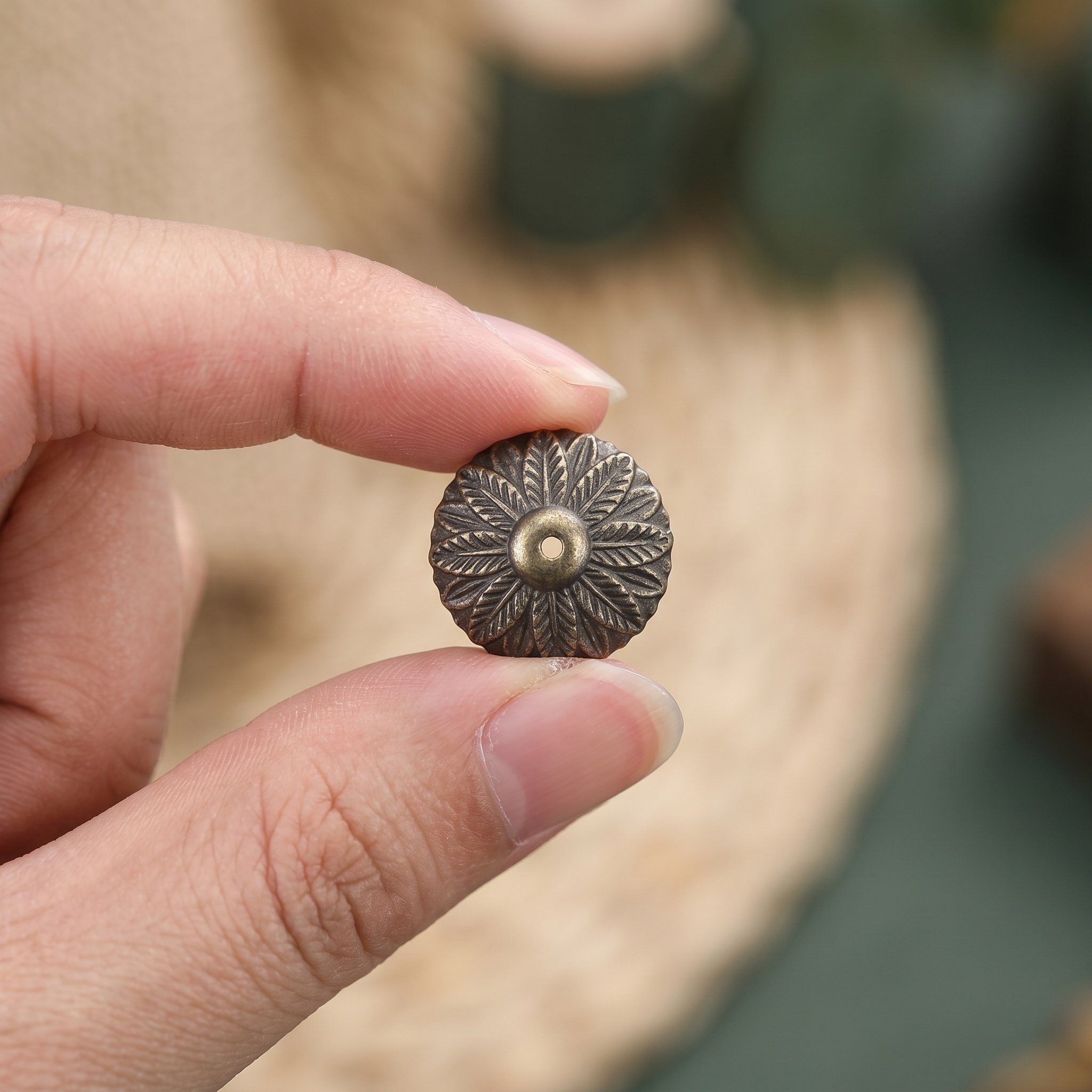 50個入りバックプレートワッシャー 家具用ヴィンテージリーフ - Furniture Hardware With Backplate のレビューと価格