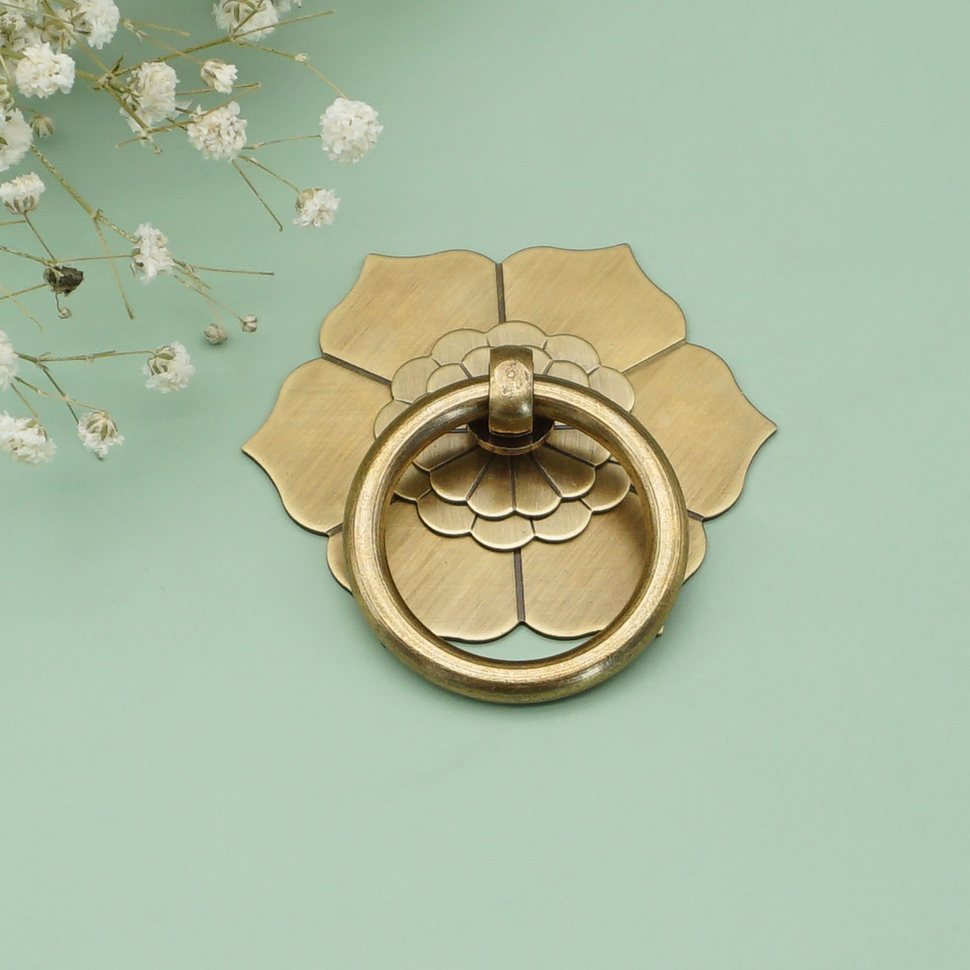 花柄引き出しプル ヴィンテージドロップリングプル アンティー - Furniture Hardware With Backplate のレビューと価格